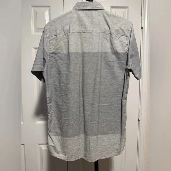 Men’s Element Button Up Short Sleeve Gray striped Shirt 100% Cotton - Medium - Picture 5 of 8
